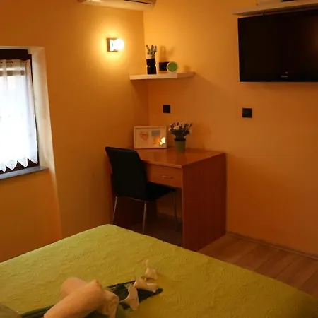 Apartment Ines Komel *